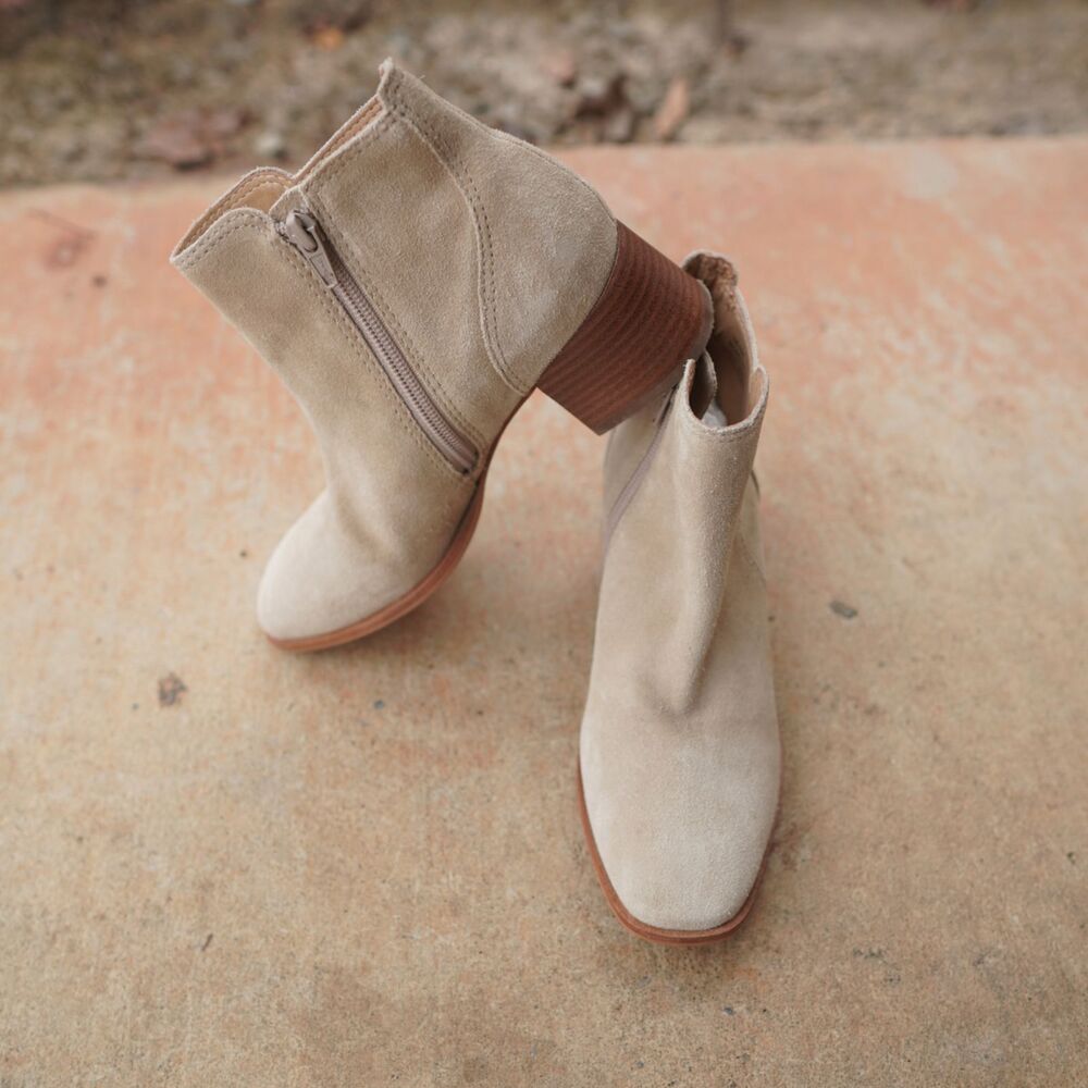 Lucky Brand Lilka Taupe Suede Ankle Booties 6.5 M Block Heel Western Boho Shoes